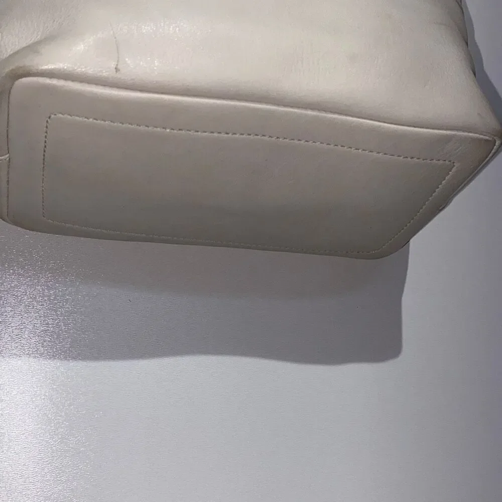 Coach Women's White Zipper Top Leather Tote Handbag‎